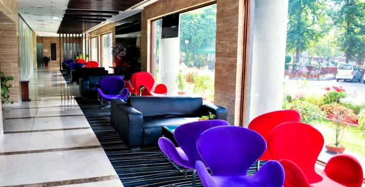 Hotel Shivalikview Chandīgarh Екстериор снимка