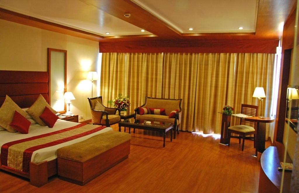 Hotel Shivalikview Chandīgarh Екстериор снимка