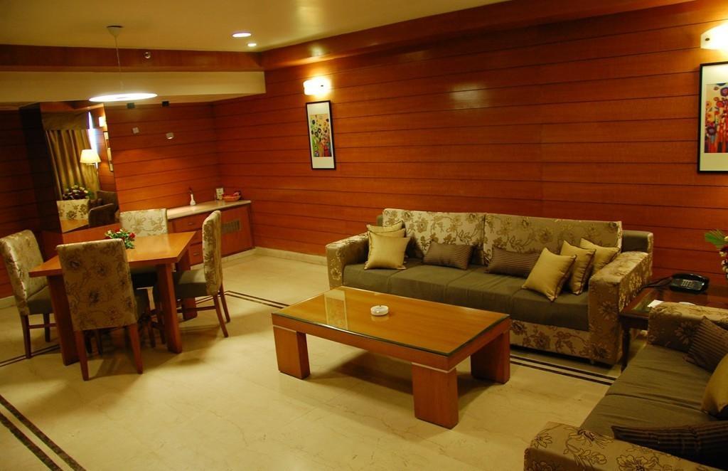 Hotel Shivalikview Chandīgarh Екстериор снимка